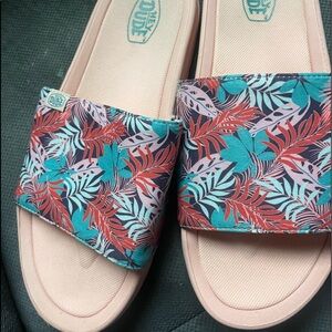 Hey dude tropical chandler slides size 9 NWT